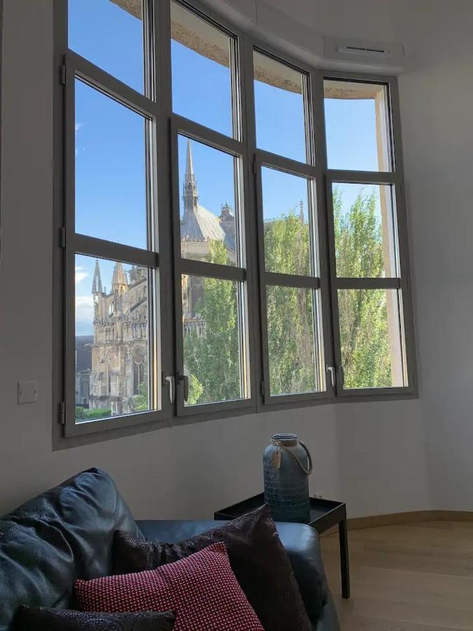 Loft Des Sacres - Vue Unique Sur La Cathedrale Leilighet Reims Eksteriør bilde