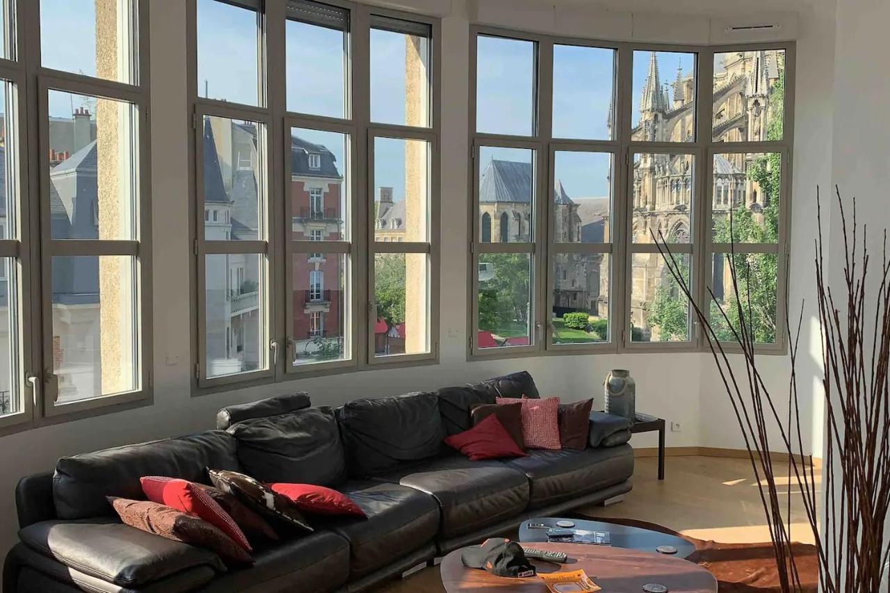 Loft Des Sacres - Vue Unique Sur La Cathedrale Leilighet Reims Eksteriør bilde
