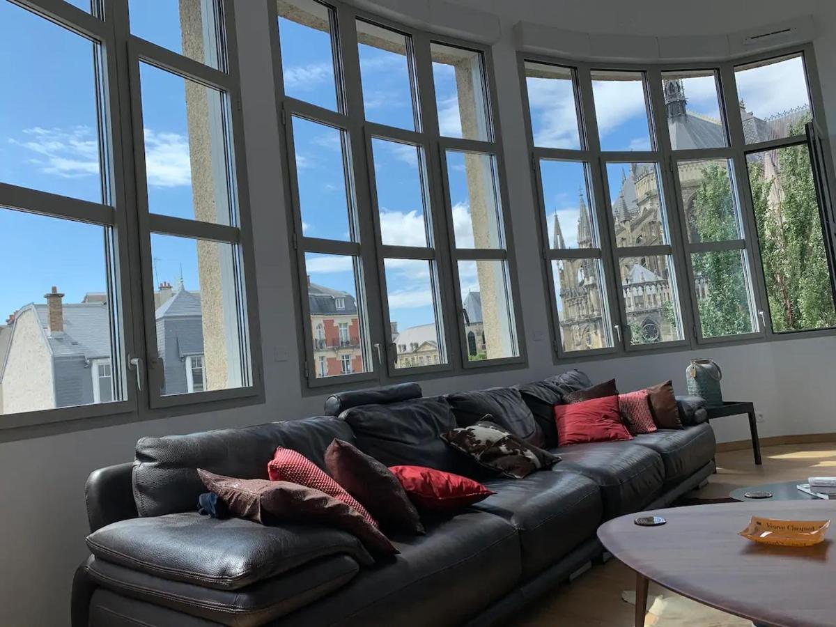Loft Des Sacres - Vue Unique Sur La Cathedrale Leilighet Reims Eksteriør bilde
